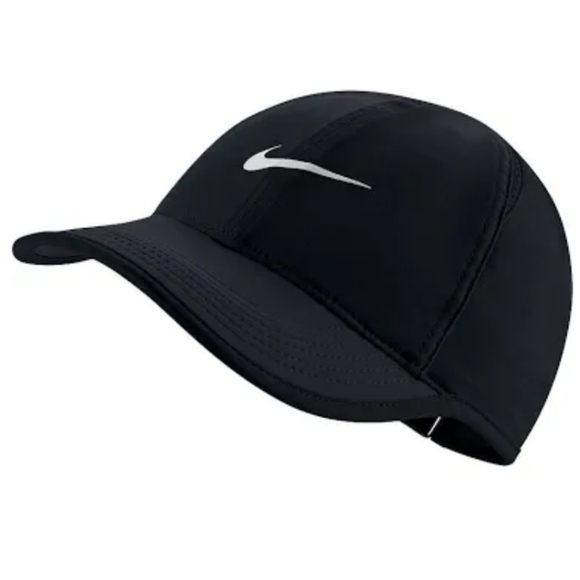 Nike Accessories - Nike featherlight dri-fit cap